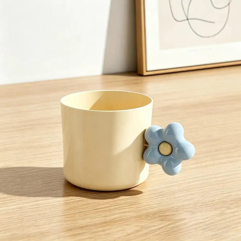 Floral ABS Plastic Mouthwash Cup - Portable, Lightweight Bathroom Gadget for Students, PE Bag Pack Compatible (144 pcs/carton)