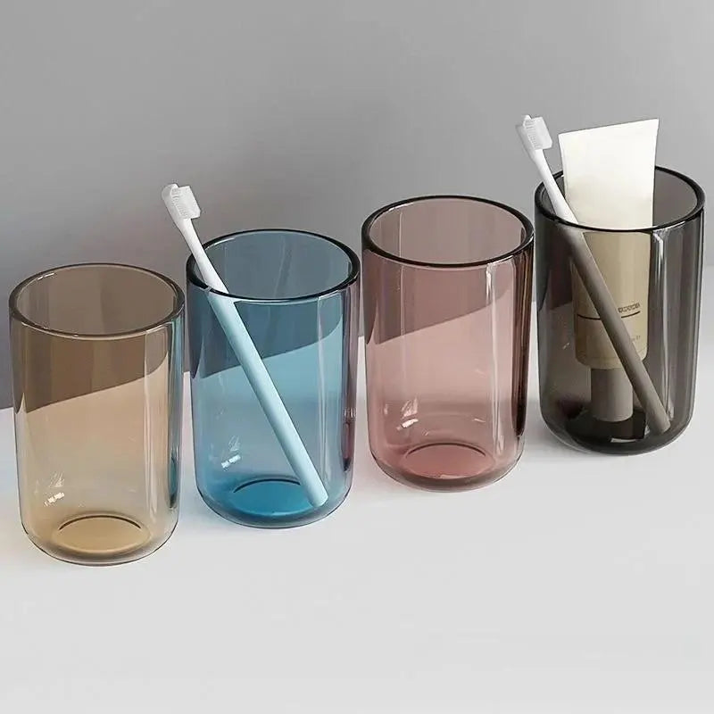 A Transparent Mouthwash Cup with A High Aesthetic Level, A Couple's Light Luxury Toothbrush Cup, and A Transparent Plastic Cup