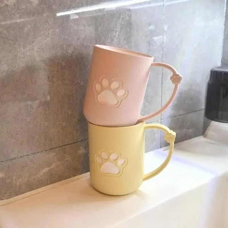 1pc Cute Cartoon Cat Paw Plastic Bathroom Tumbler with Handle - Individual Pack, Portable Mouthwash Cup & Toothbrush Holder for Adult, Youth Home Bathroom Supplies (as pictures)